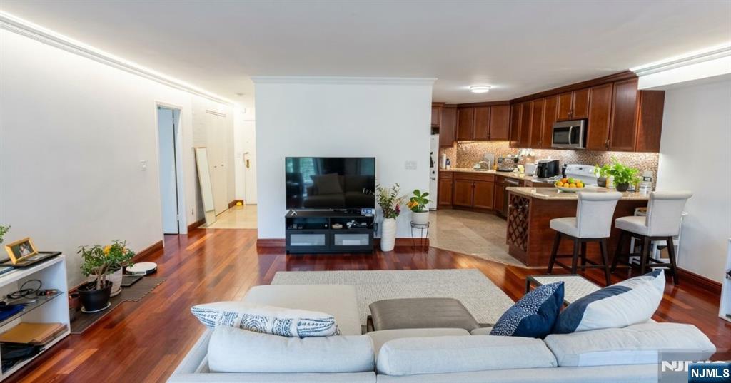 1055 River Road, Unit 302 Edgewater, NJ 07020 - Photo 2 of 17