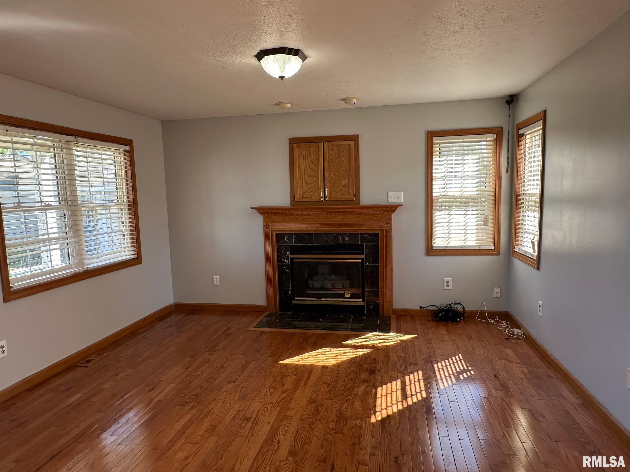 805 Knoll Pointe Place Springfield, IL 62703 - Photo 3 of 26