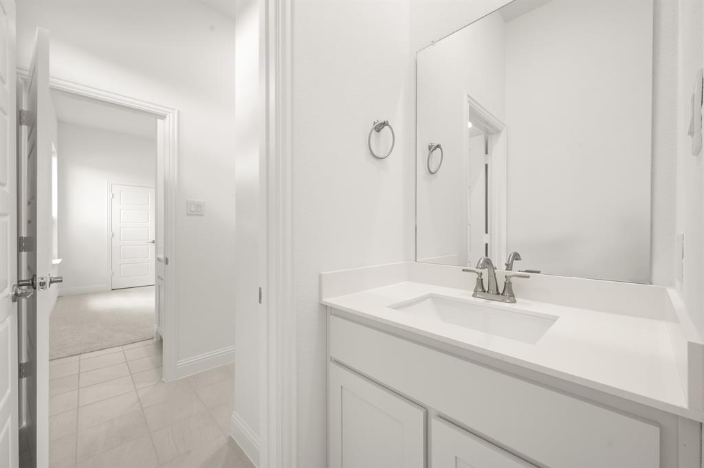 4304 Knight Street Midlothian, TX 76065 - Photo 12 of 33 4304 Knight- Bathroom-2
