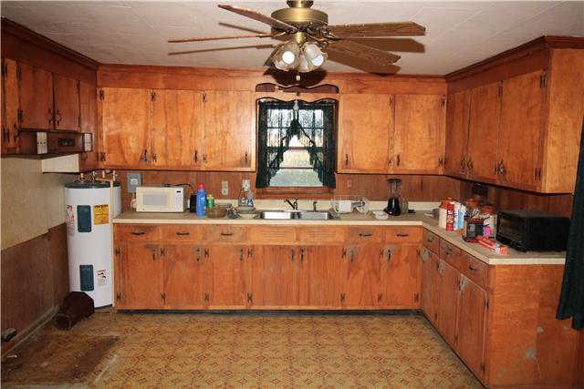 193 Pierce Road Minor Hill, TN 38473 - Photo 11 of 13 Kitchen