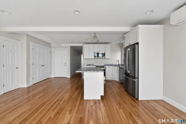 $3,400 | 136 Bank Street, Unit 2B, New London, CT 06320