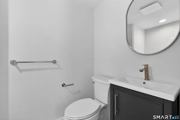 $3,400 | 136 Bank Street, Unit 2B, New London, CT 06320