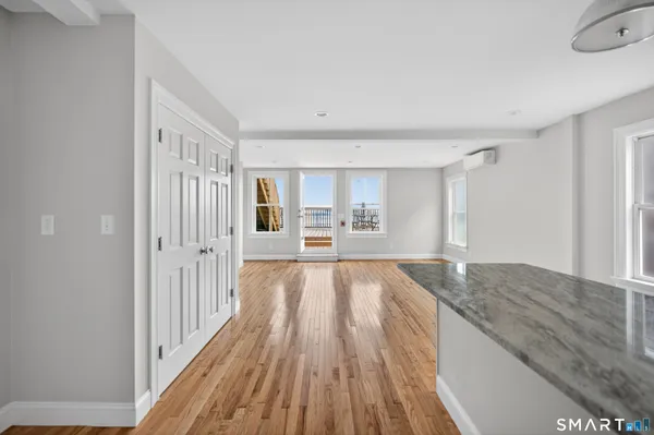 $3,400 | 136 Bank Street, Unit 2B, New London, CT 06320