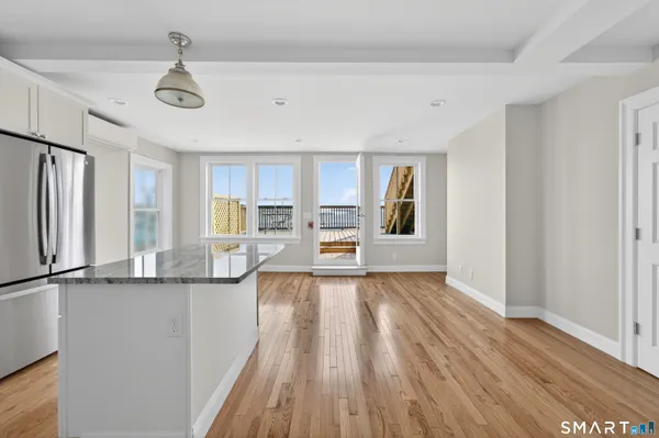 $3,400 | 136 Bank Street, Unit 2B, New London, CT 06320