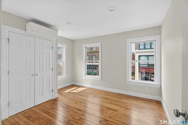 $3,400 | 136 Bank Street, Unit 2B, New London, CT 06320