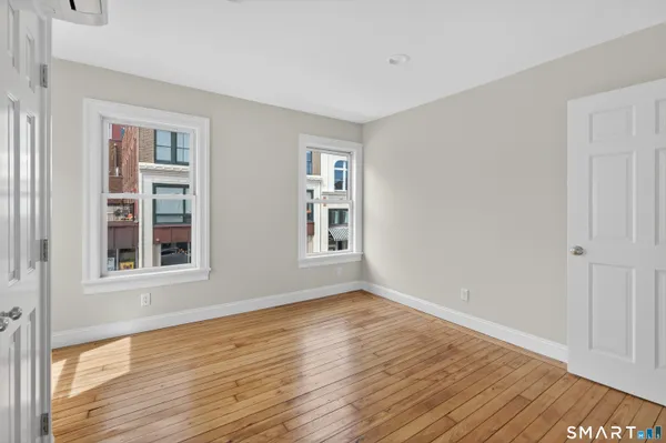 $3,400 | 136 Bank Street, Unit 2B, New London, CT 06320