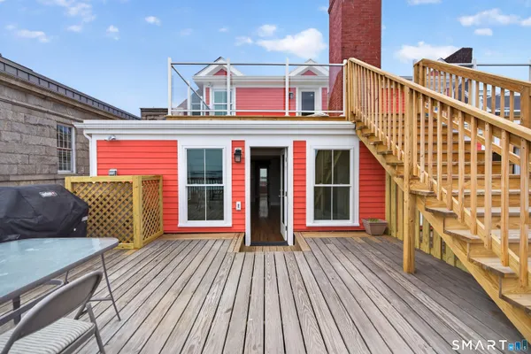 $3,400 | 136 Bank Street, Unit 2B, New London, CT 06320