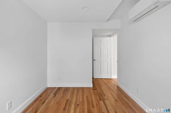 $3,400 | 136 Bank Street, Unit 2B, New London, CT 06320