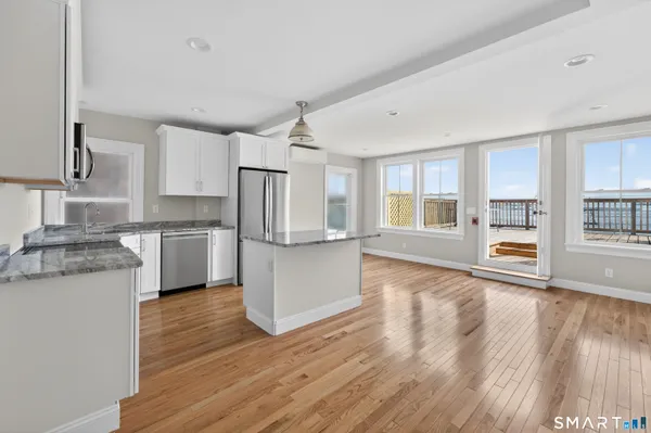 $3,400 | 136 Bank Street, Unit 2B, New London, CT 06320