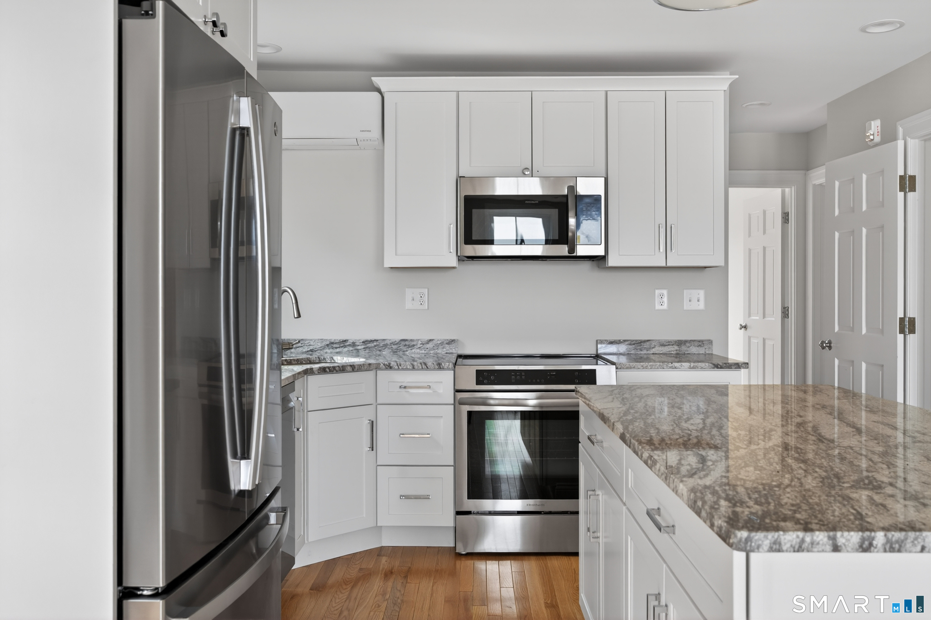 138 Bank Street, Unit 2B New London, CT 06320 - Photo 8 of 17