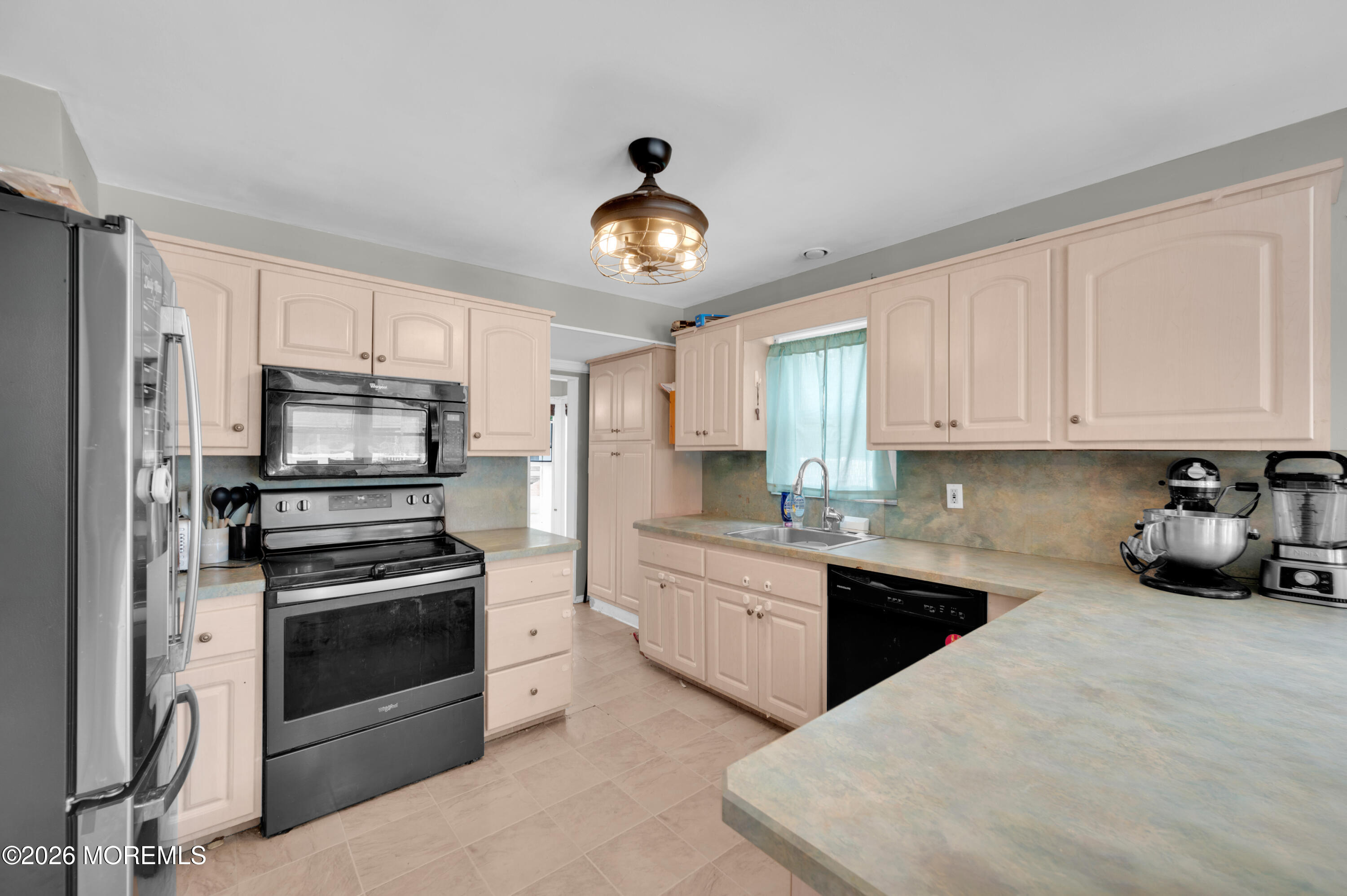 459 Vine Street Brick, NJ 08723 - Photo 13 of 39 Kitchen 5-Edit