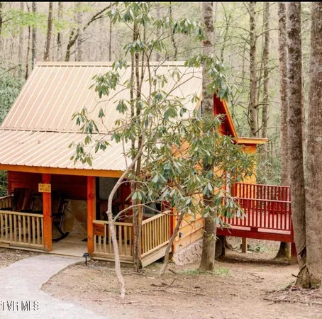 $1,250,000 | 154 Highway 143, Roan Mountain, TN 37687