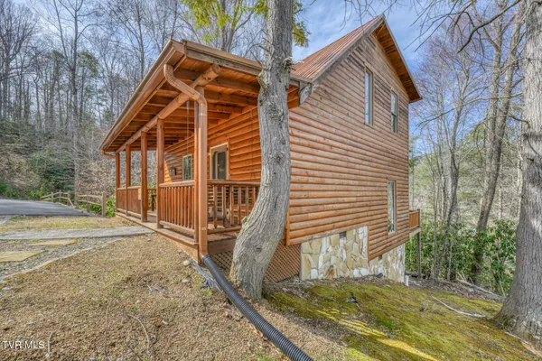 $1,250,000 | 154 Highway 143, Roan Mountain, TN 37687