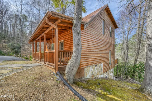$1,250,000 | 154 Highway 143, Roan Mountain, TN 37687