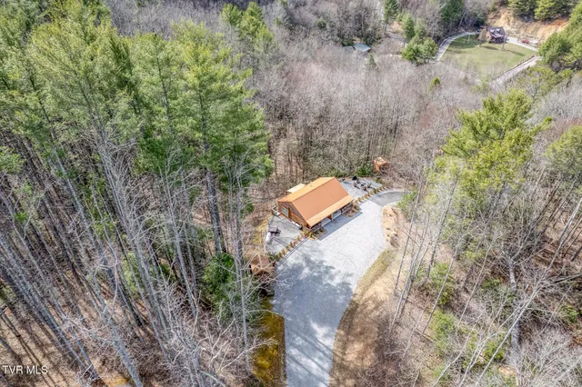 $1,250,000 | 154 Highway 143, Roan Mountain, TN 37687