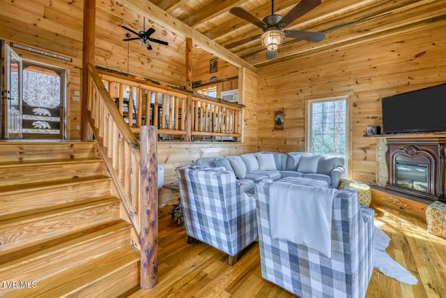 $1,250,000 | 154 Highway 143, Roan Mountain, TN 37687