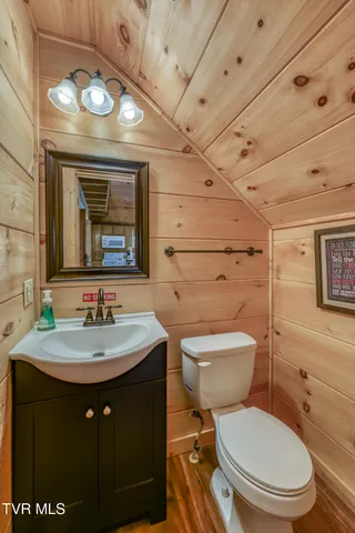 $1,250,000 | 154 Highway 143, Roan Mountain, TN 37687