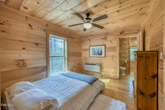 $1,250,000 | 154 Highway 143, Roan Mountain, TN 37687