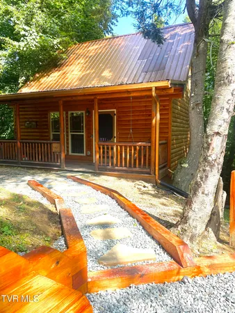$1,250,000 | 154 Highway 143, Roan Mountain, TN 37687