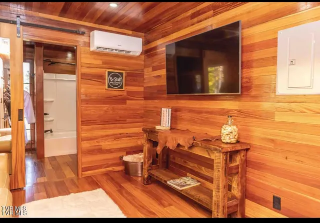 $1,250,000 | 154 Highway 143, Roan Mountain, TN 37687