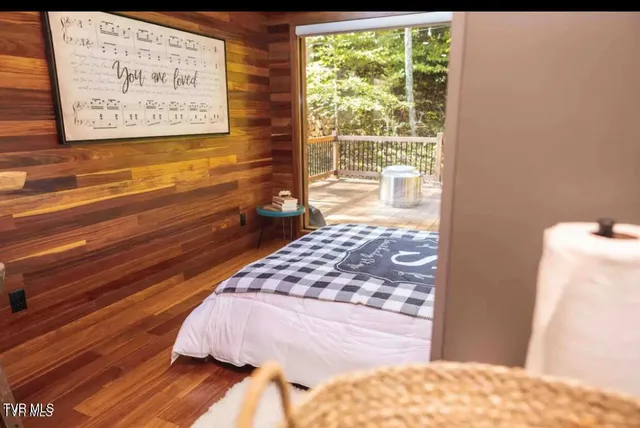 $1,250,000 | 154 Highway 143, Roan Mountain, TN 37687