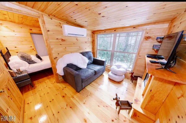 $1,250,000 | 154 Highway 143, Roan Mountain, TN 37687