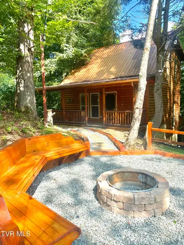 $1,250,000 | 154 Highway 143, Roan Mountain, TN 37687