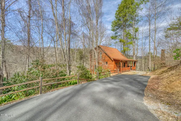 $1,250,000 | 154 Highway 143, Roan Mountain, TN 37687