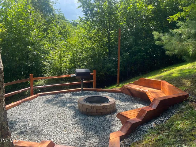 $1,250,000 | 154 Highway 143, Roan Mountain, TN 37687