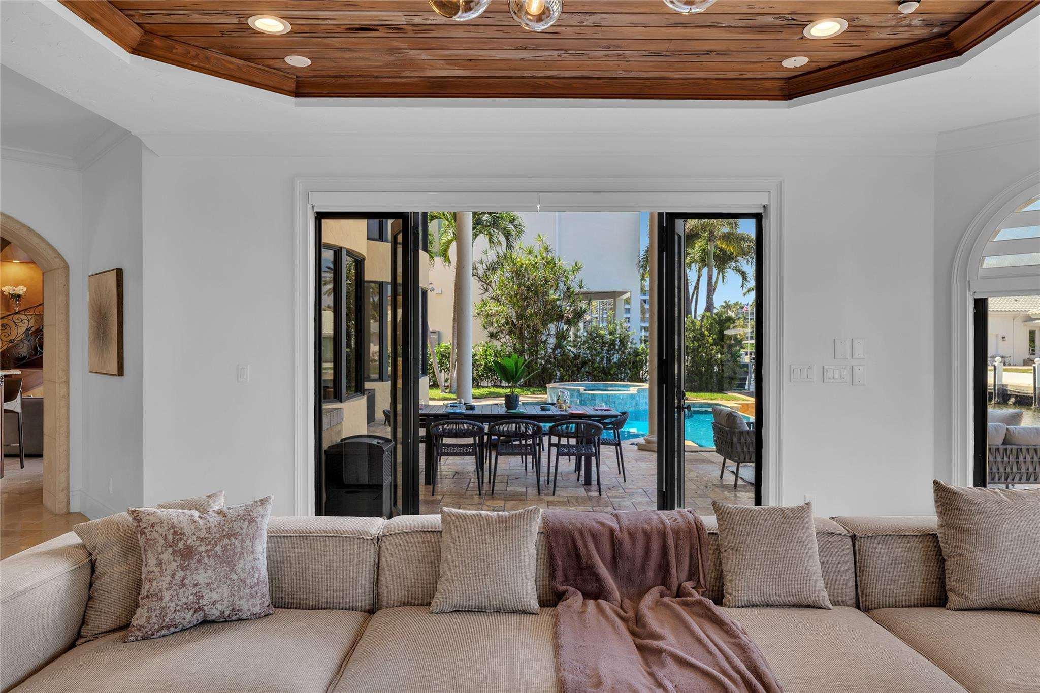 1011 Rhodes Villa Avenue Delray Beach, FL 33483 - Photo 57 of 104 Photo 40