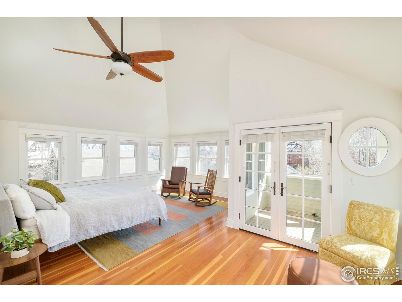 720 Mapleton Avenue Boulder, CO 80302 - Photo 23 of 40 The spacious, south facing, sunlit primary suite...