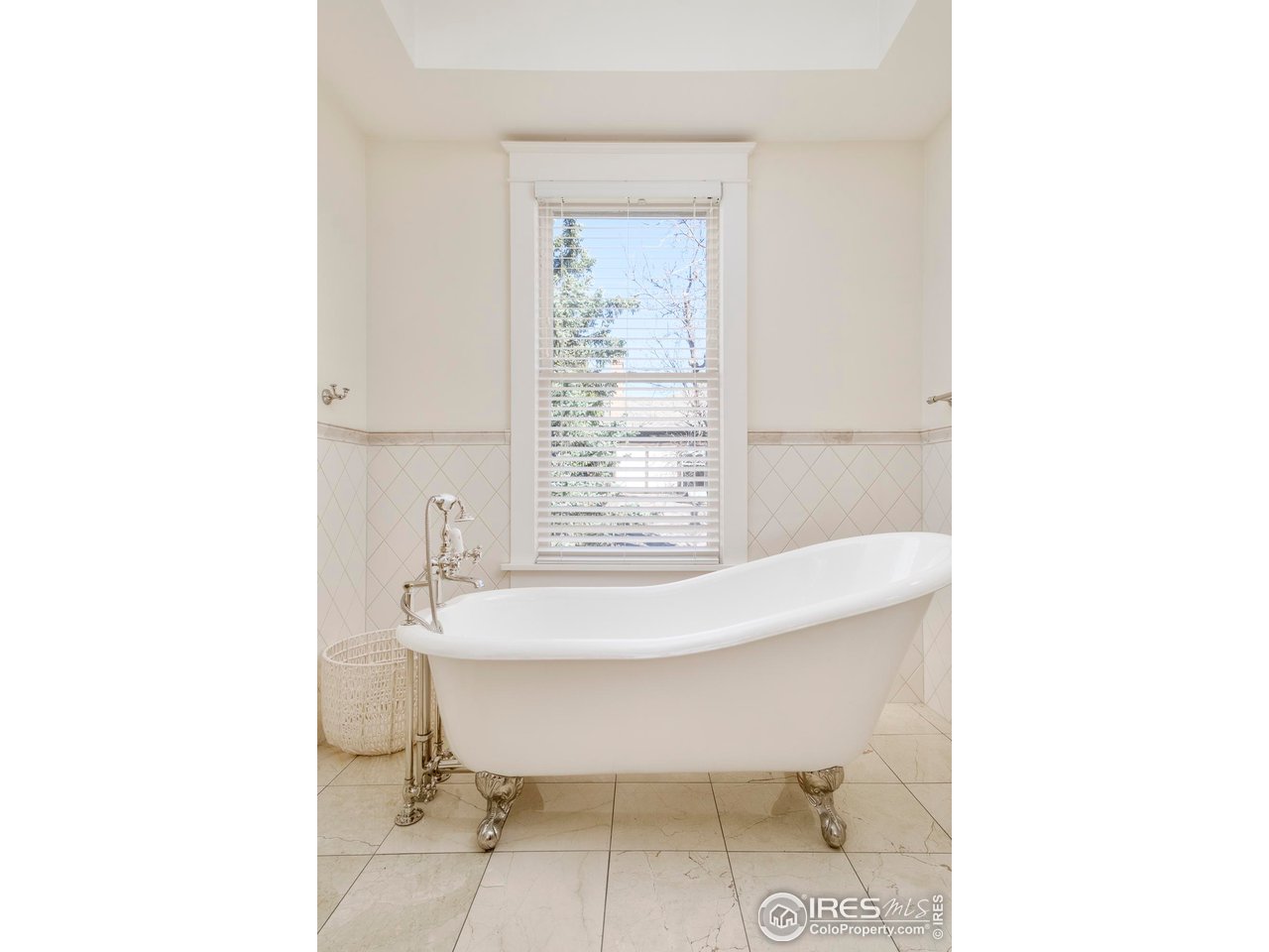 720 Mapleton Avenue Boulder, CO 80302 - Photo 27 of 40 ...clawfoot tub...
