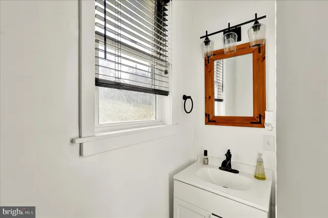 $324,900 | 681 Baumgardner Road, Lancaster, PA 17603