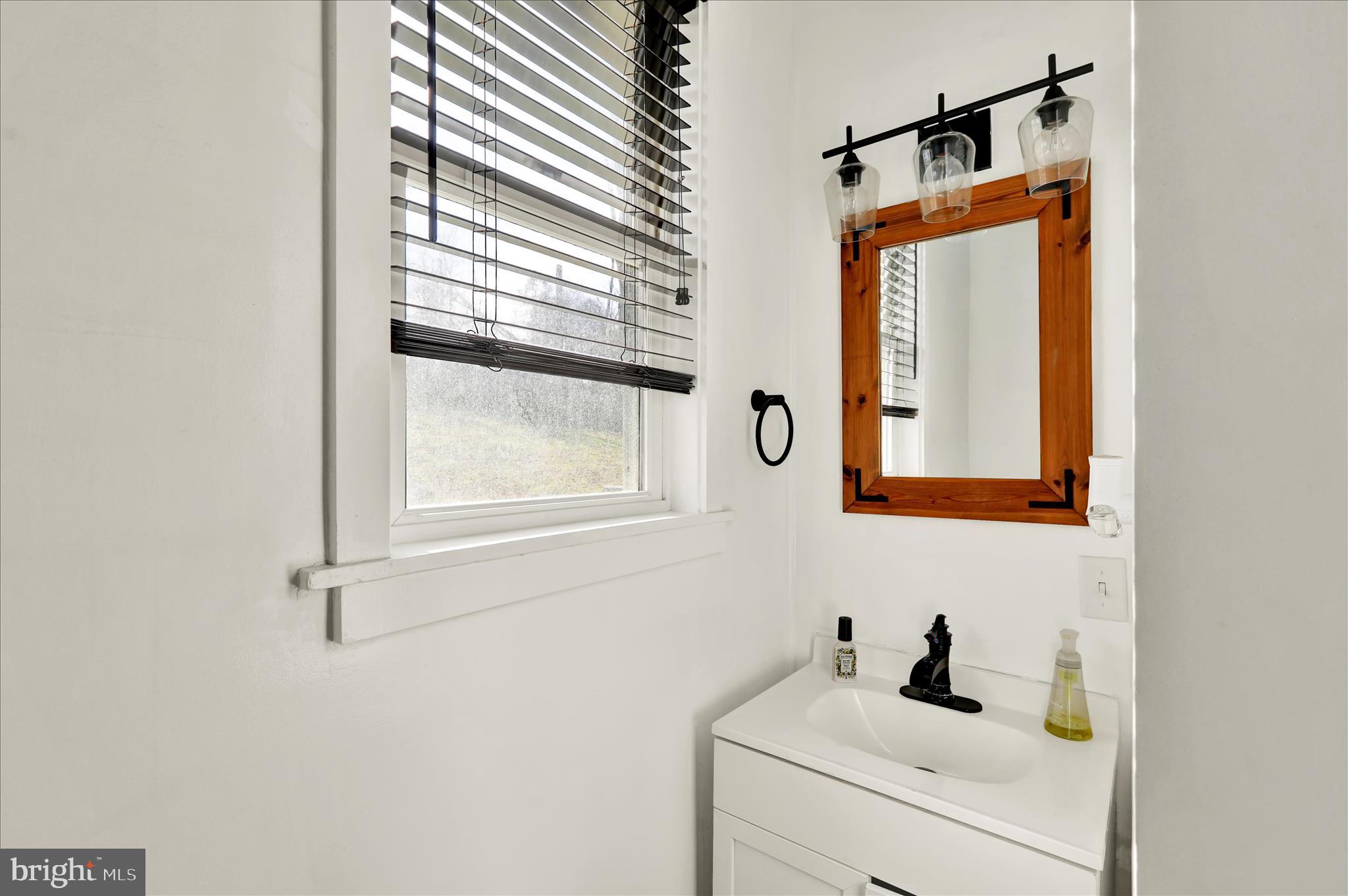 681 Baumgardner Road Lancaster, PA 17603 - Photo 17 of 35 360_9824