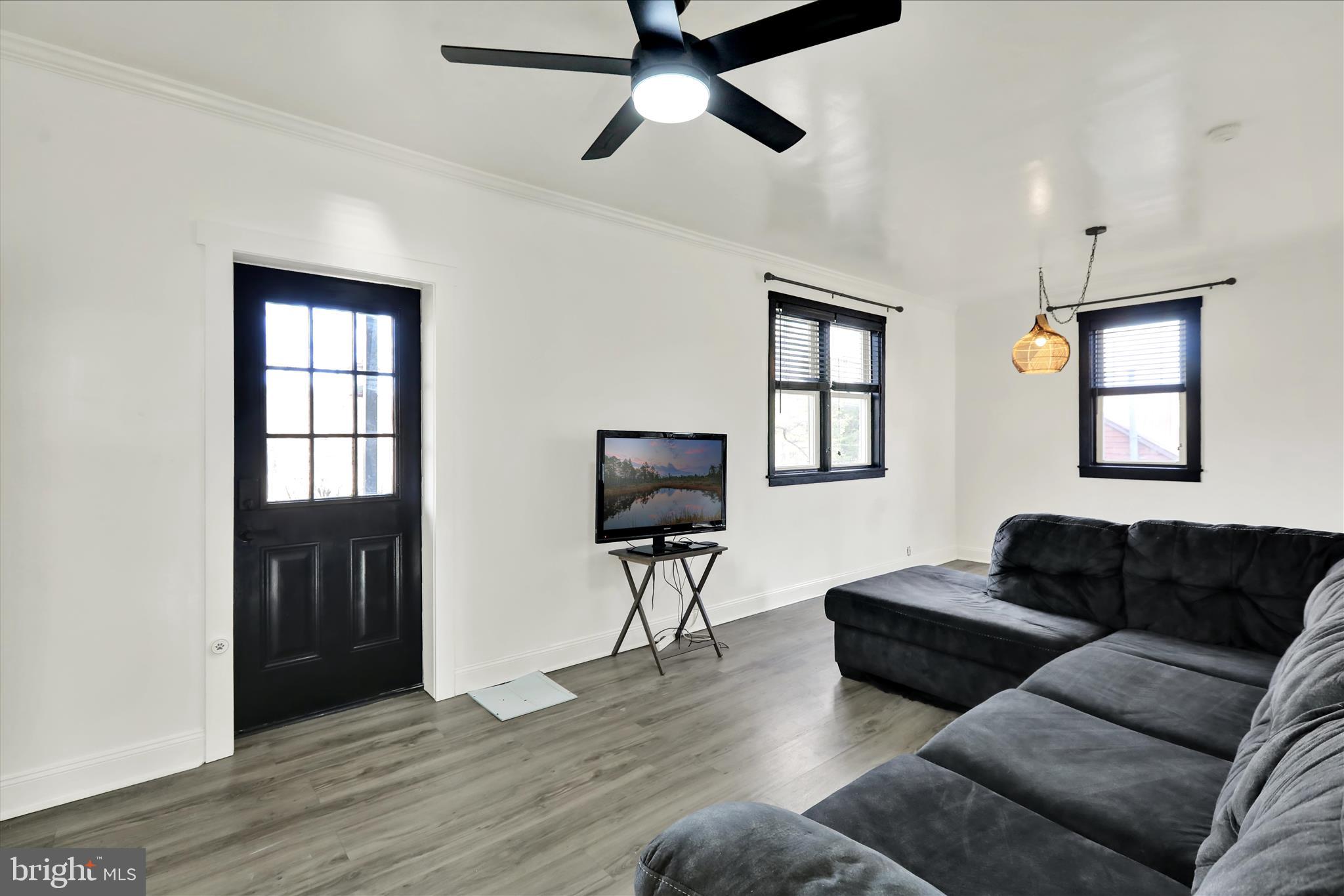 681 Baumgardner Road Lancaster, PA 17603 - Photo 8 of 35 360_9779