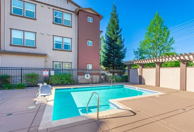 $339,000 | 12400 Fair Oaks Boulevard, Unit 234, Fair Oaks, CA 95628