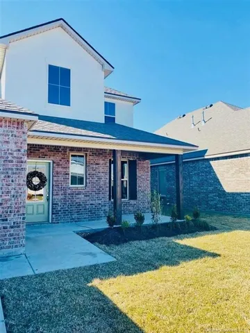 $329,500 | 327 Windsor Drive, Sulphur, LA 70665
