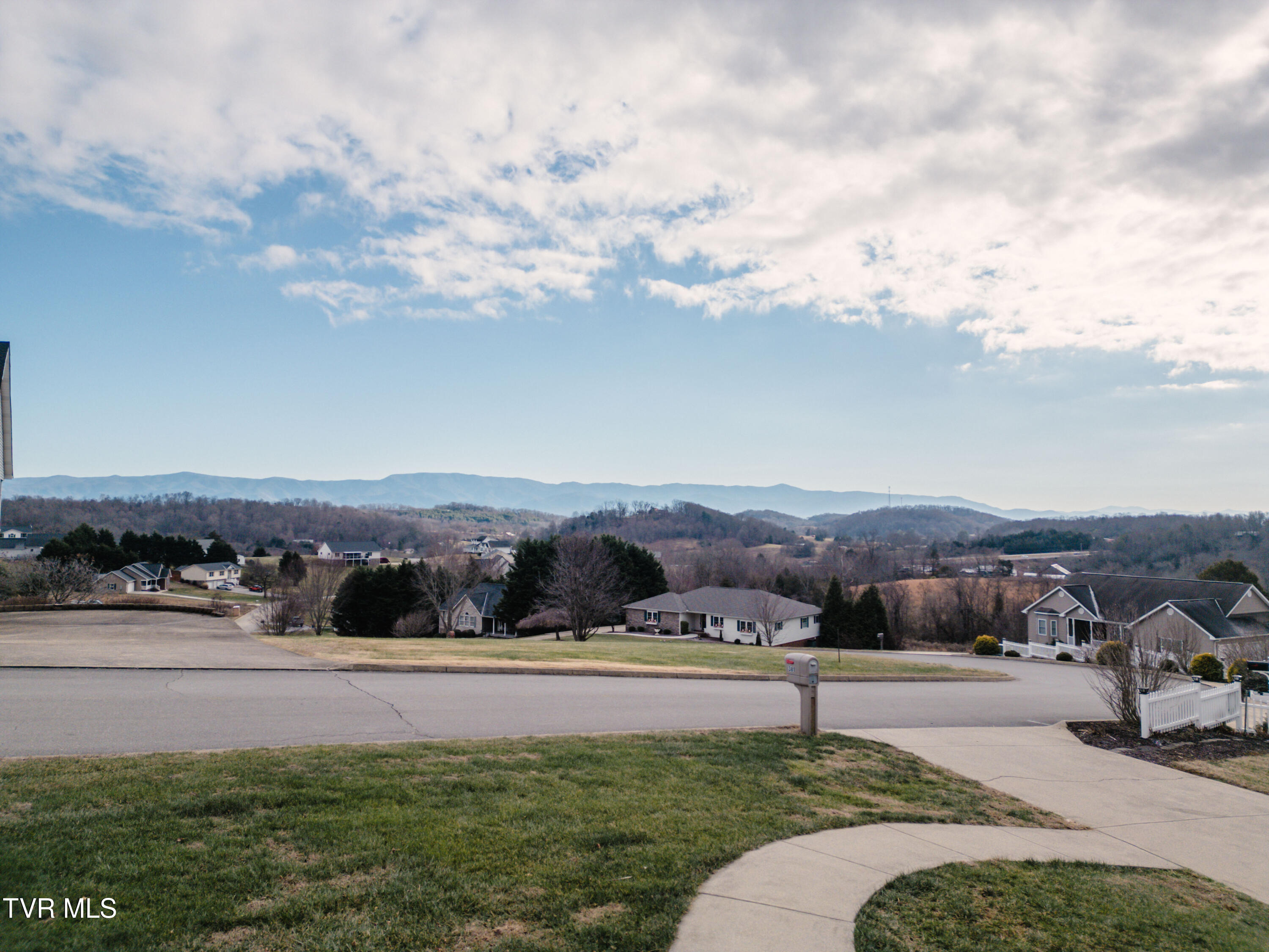 381 East Ridges Drive Chuckey, TN 37641 - Photo 4 of 50 DanielleRickerPhotography-0898