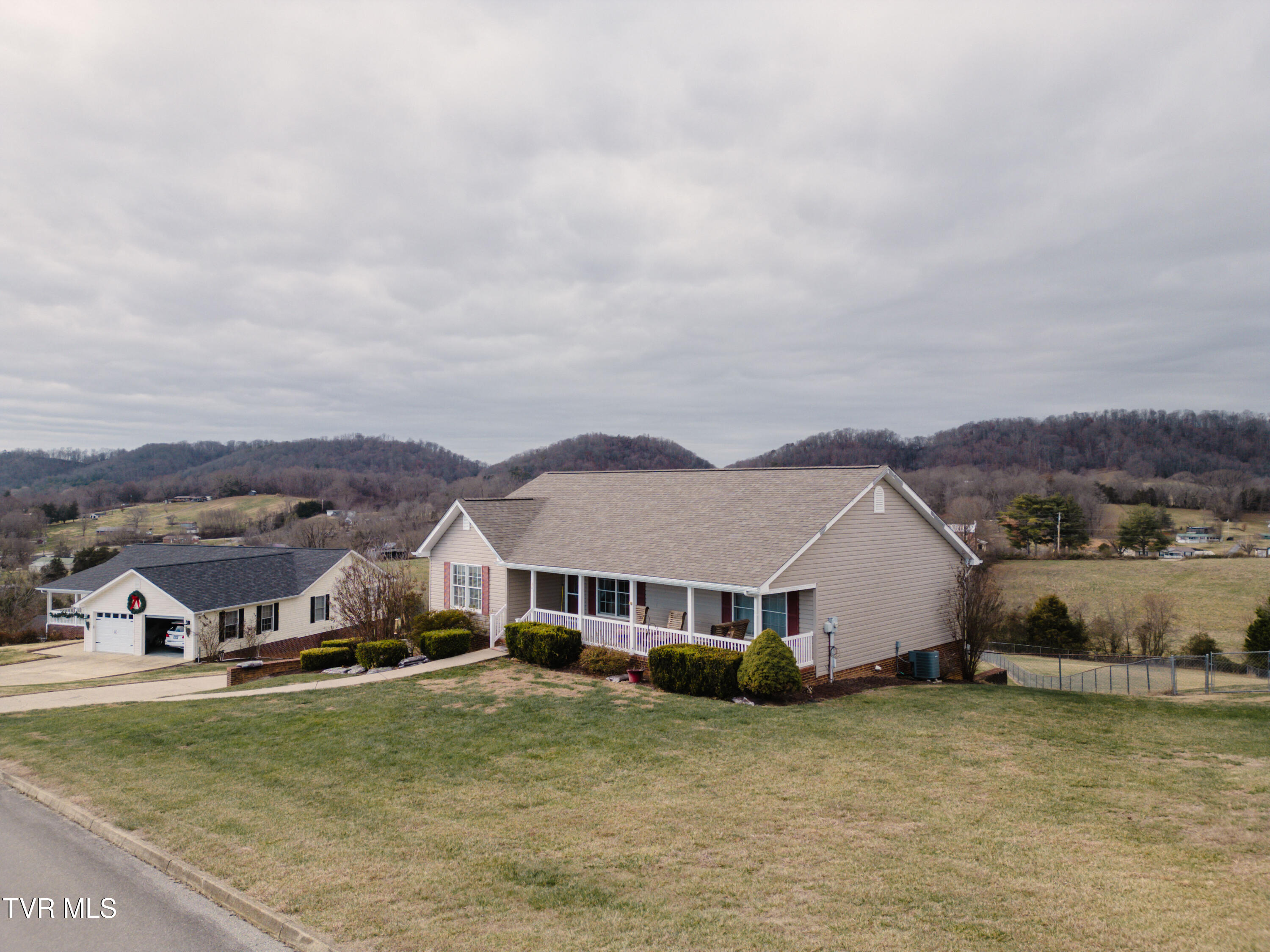381 East Ridges Drive Chuckey, TN 37641 - Photo 42 of 50 DanielleRickerPhotography-0892
