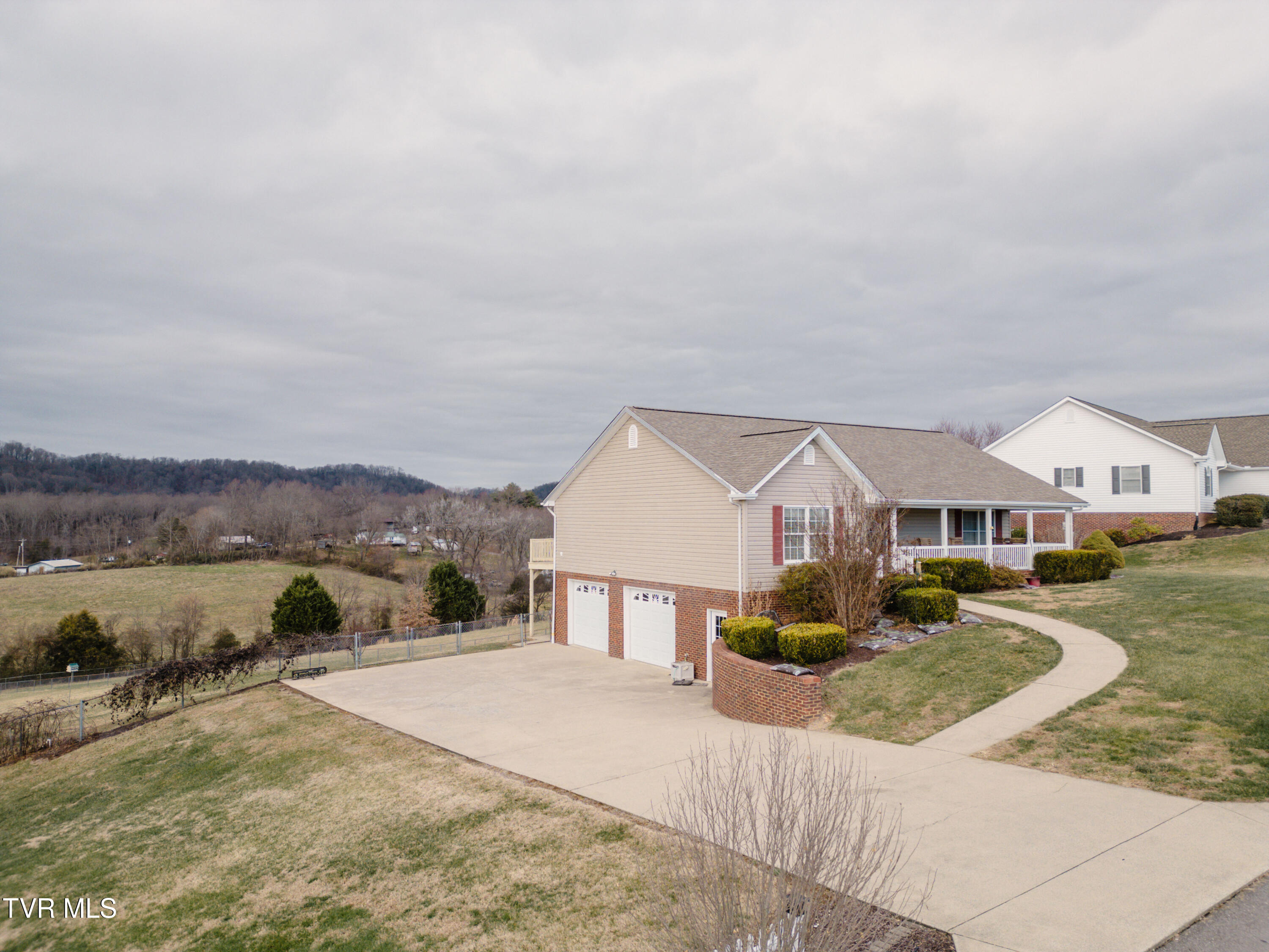 381 East Ridges Drive Chuckey, TN 37641 - Photo 5 of 50 DanielleRickerPhotography-0899