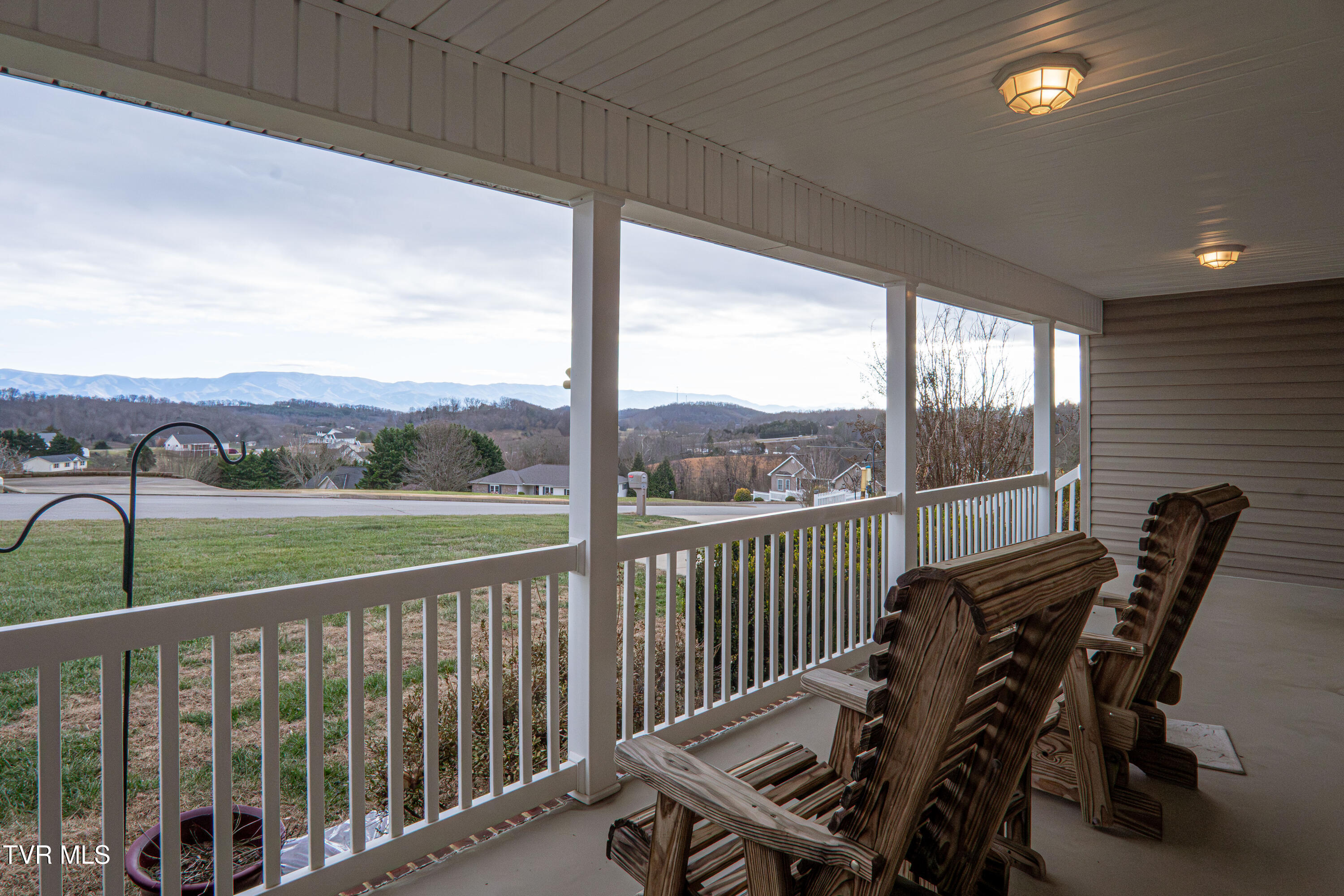 381 East Ridges Drive Chuckey, TN 37641 - Photo 6 of 50 DanielleRickerPhotography-09734