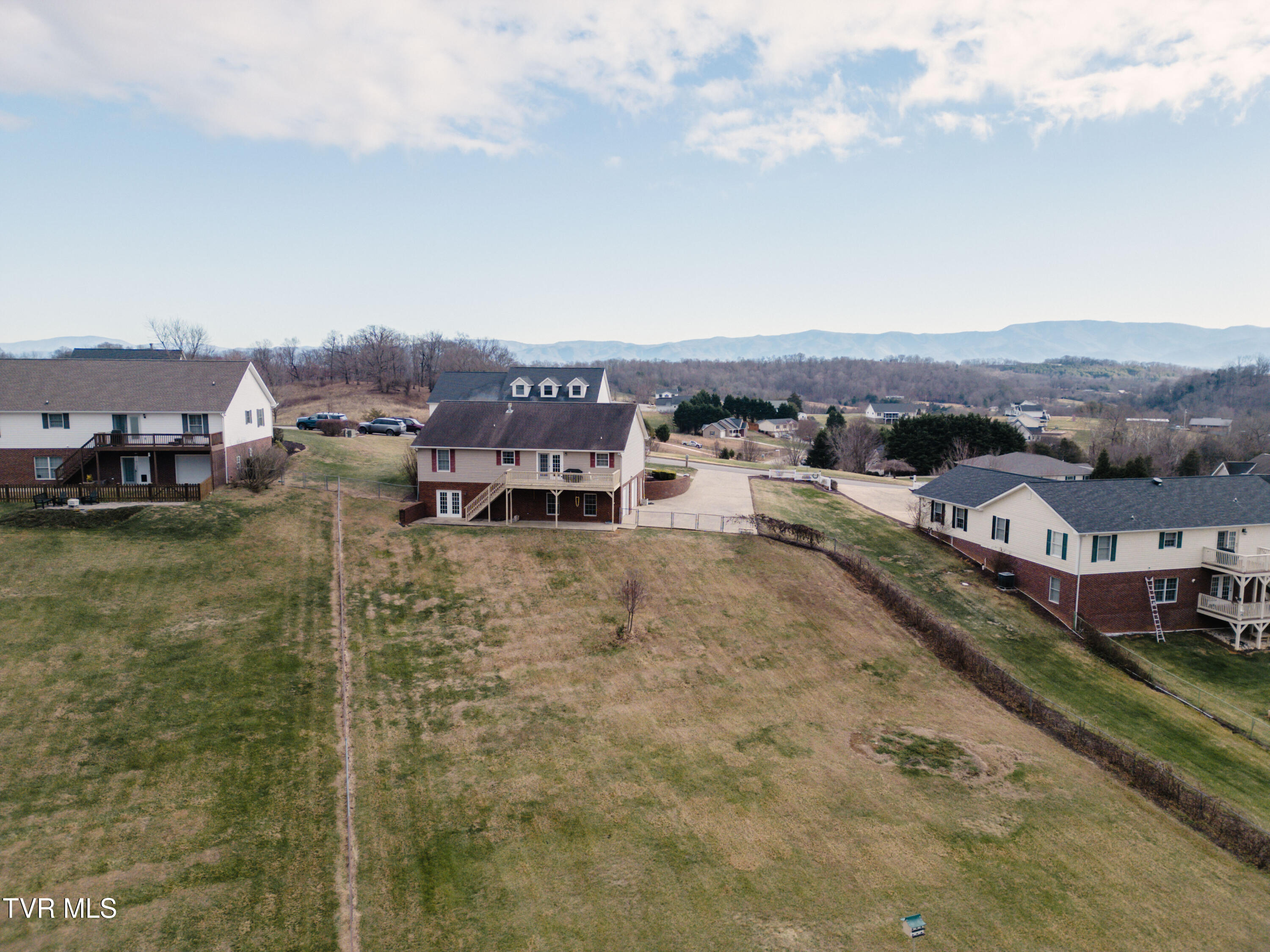 381 East Ridges Drive Chuckey, TN 37641 - Photo 9 of 50 DanielleRickerPhotography-0903