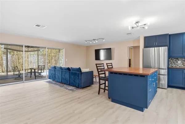 $469,000 | 7891 1st Street Northeast, St. Petersburg, FL 33702