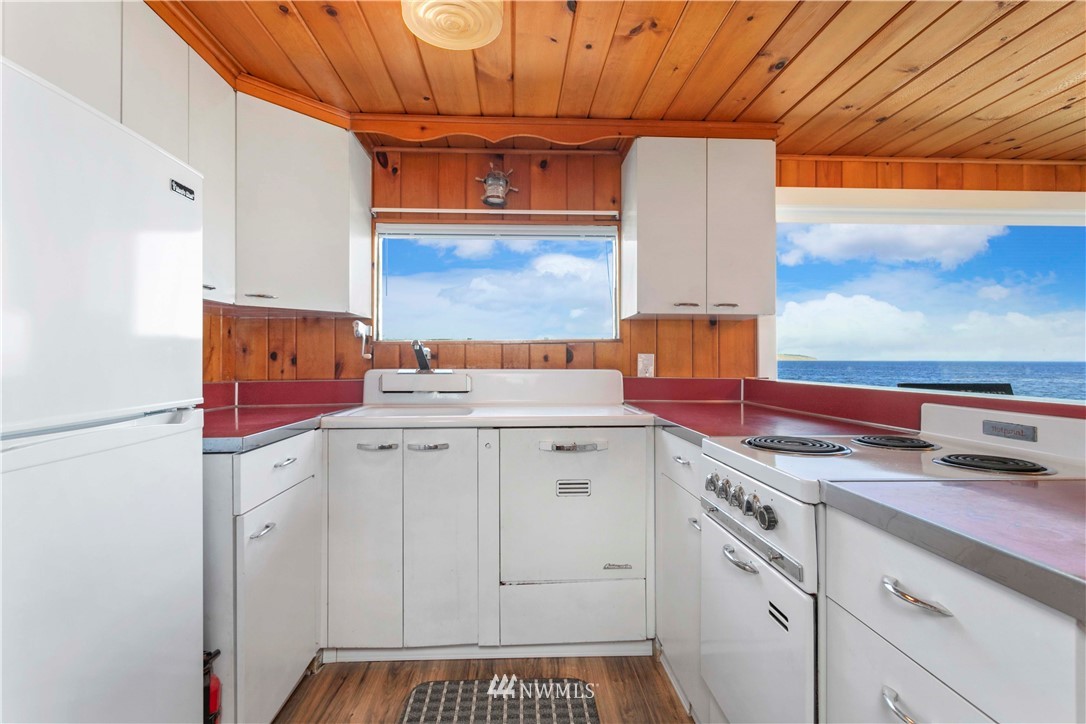 630 Beckett Point Road Port Townsend, WA 98368 - Photo 6 of 15 Gallery Image 6