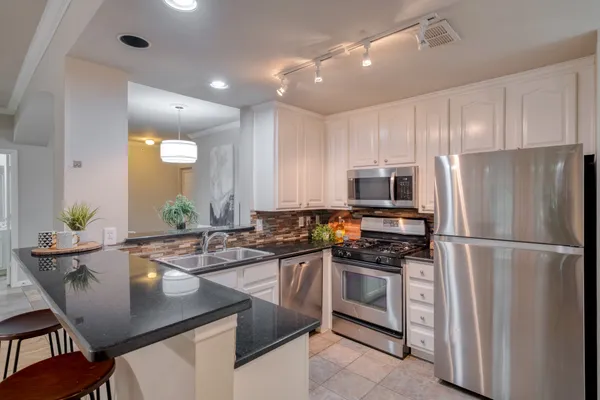 $299,000 | 9525 North Capital Of Texas Highway, Unit 616, Austin, TX 78759