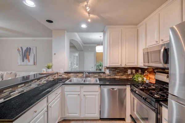 $299,000 | 9525 North Capital Of Texas Highway, Unit 616, Austin, TX 78759