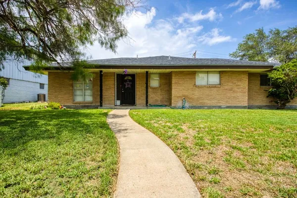 $289,900 | 111 Chase Drive, Portland, TX 78374