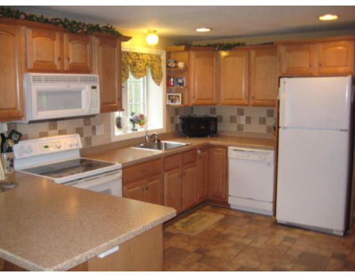 62 Locust Street Raynham, MA 02767 - Photo 4 of 15 Gallery Image 4