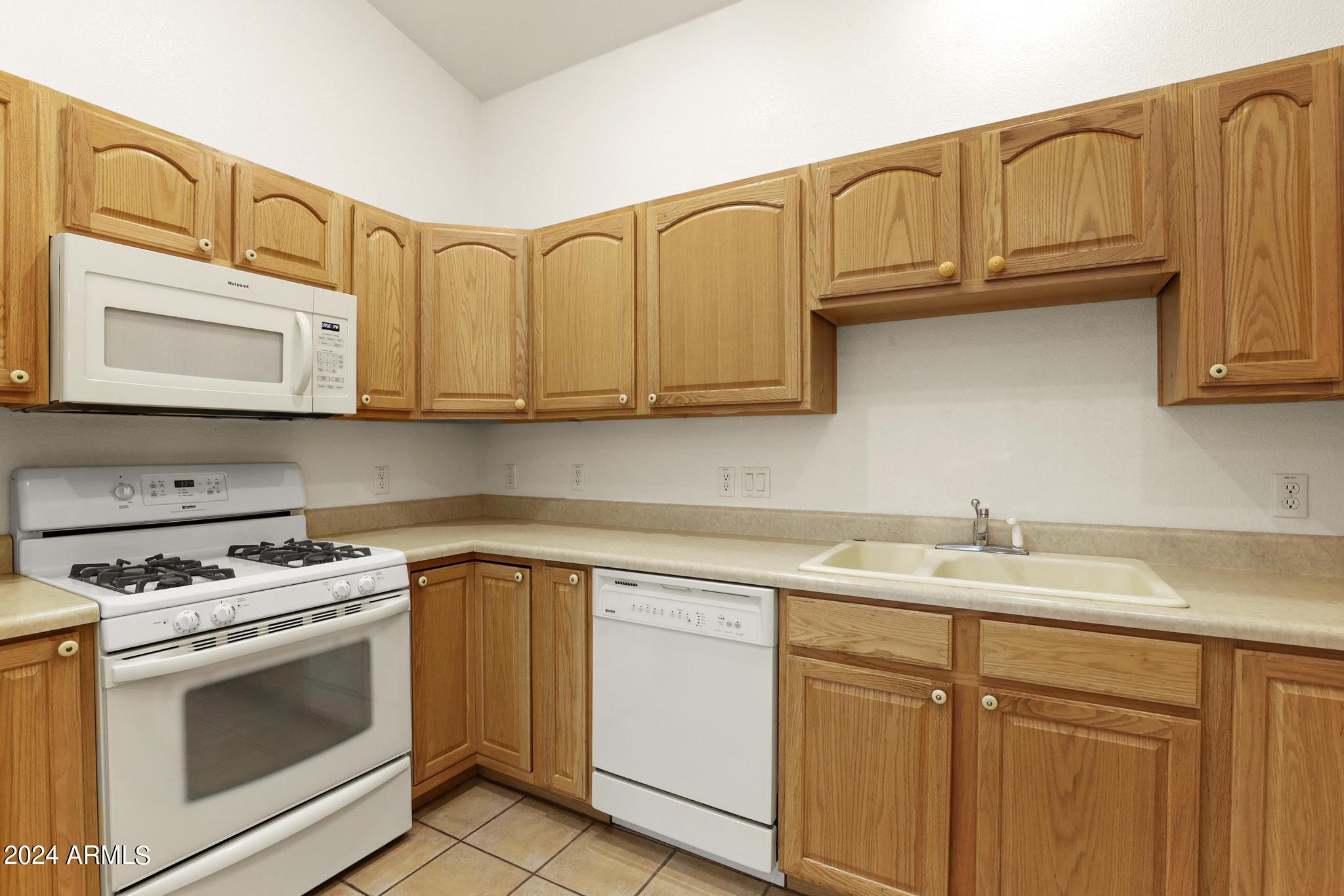 917 Landmark Trail Payson, AZ 85541 - Photo 16 of 40 Kitchen