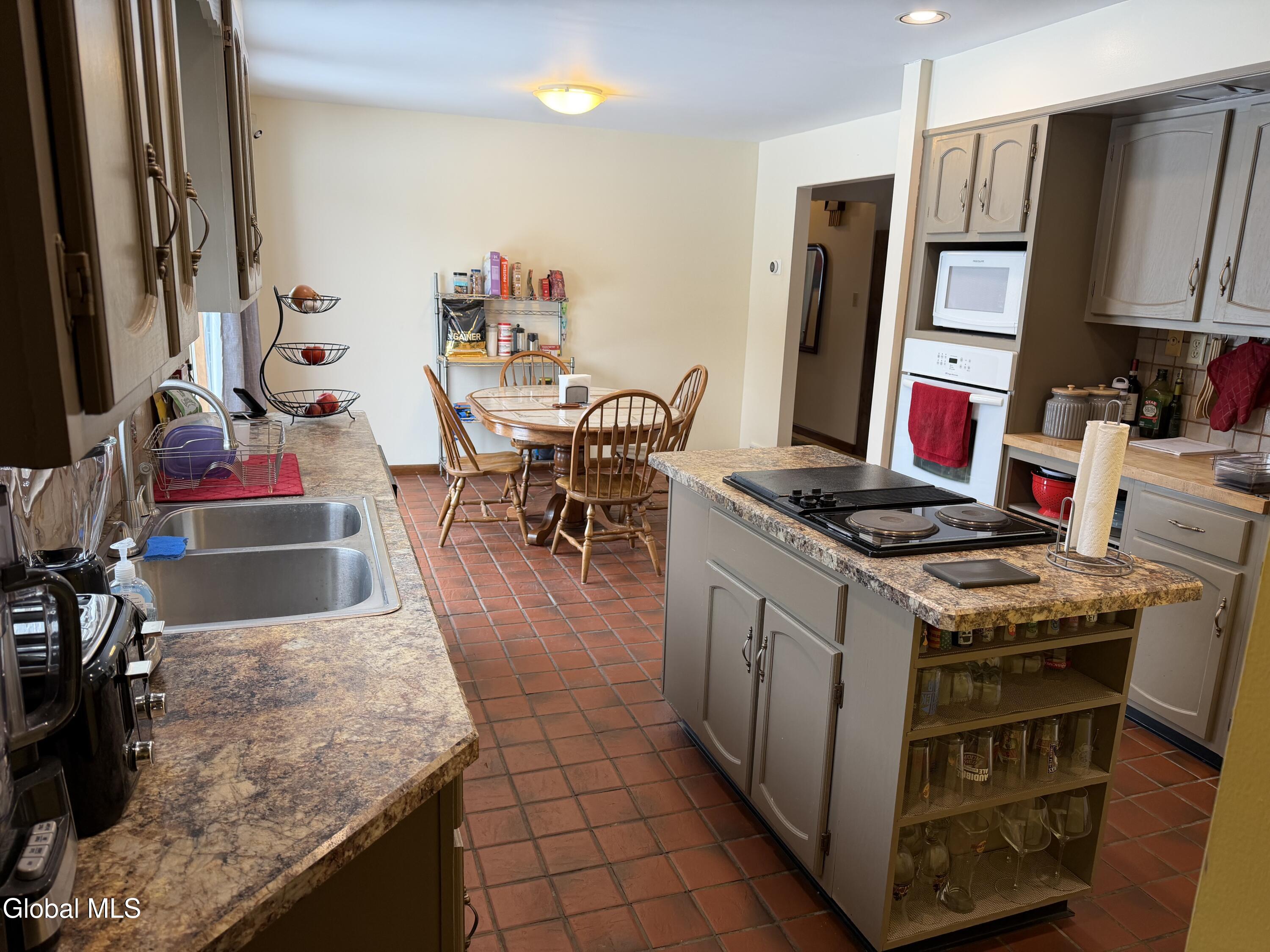 115 Hollywood Road Amsterdam, NY 12010 - Photo 10 of 22 IMG_0997